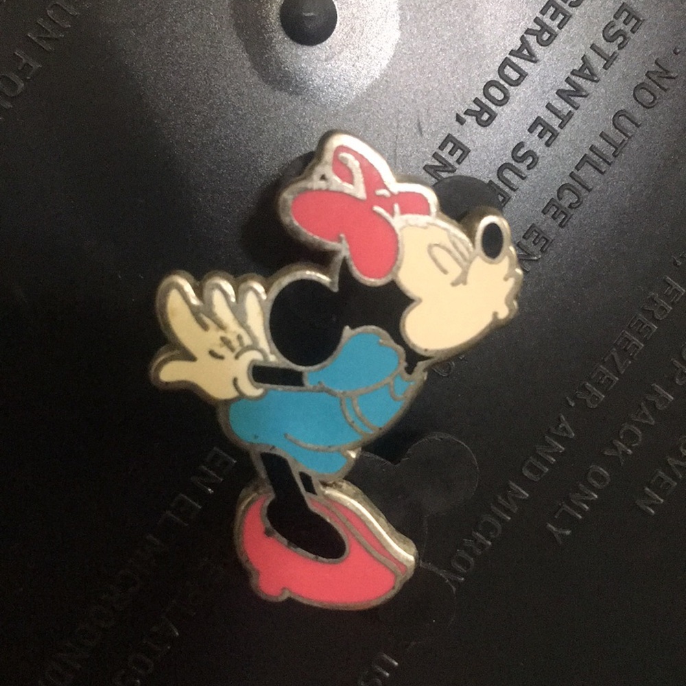 Minnie Mouse Disney Pin